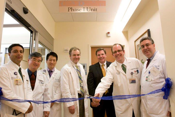Winship leaders and physicians gather for ribbon cutting of Winship's Phase I Clinical Trials Unit